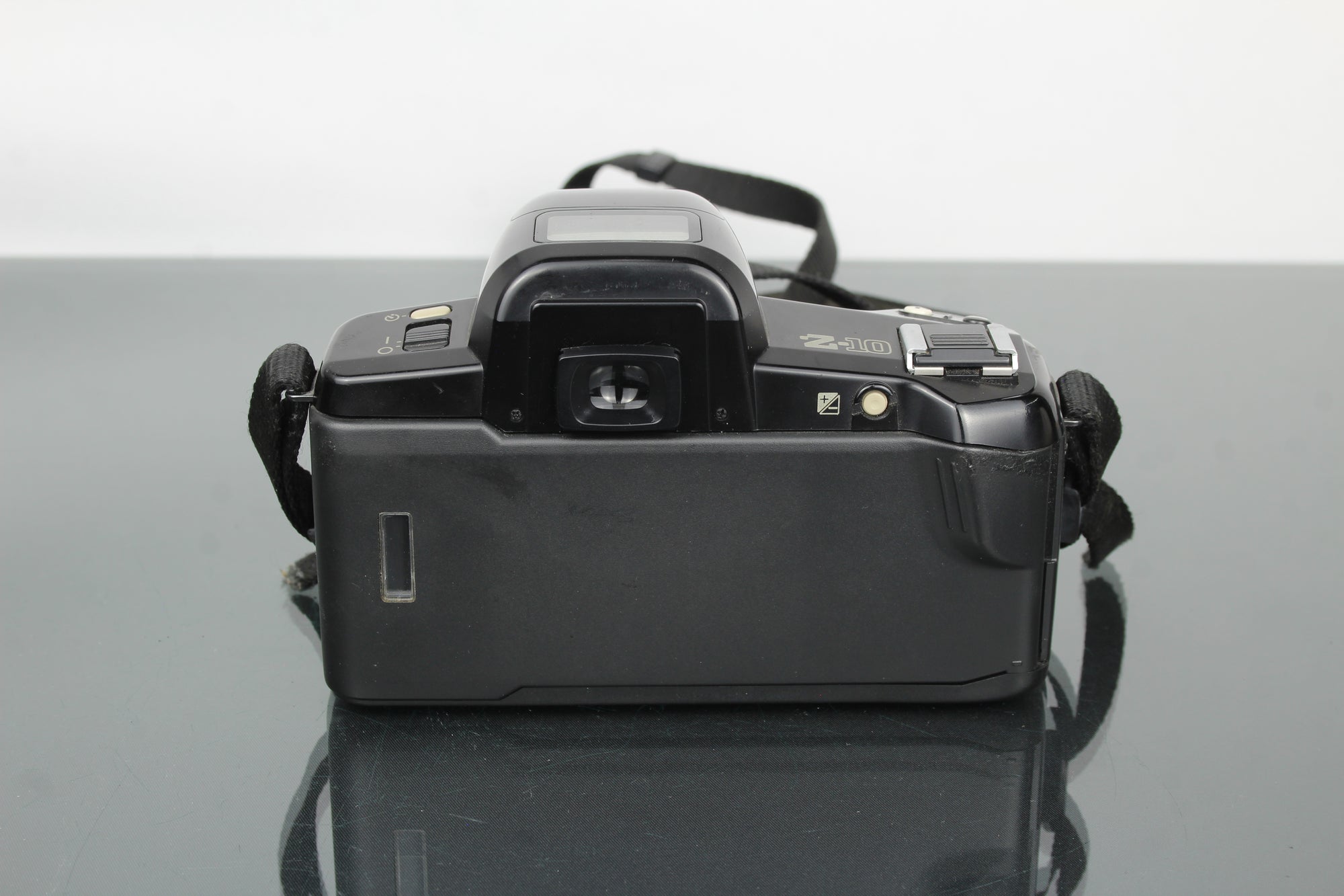 Pentax Z-10 + obiektyw 1:4-5.6 35-80mm
