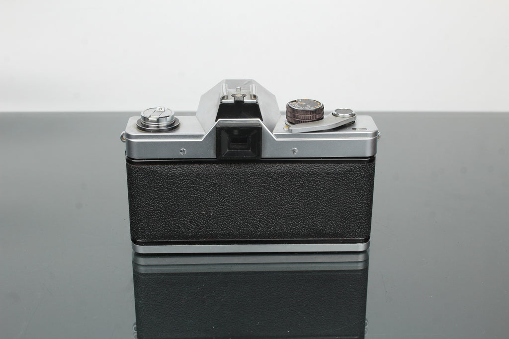 <tc>Praktica</tc> LTL + Obiektyw Pentacon 1.8/50