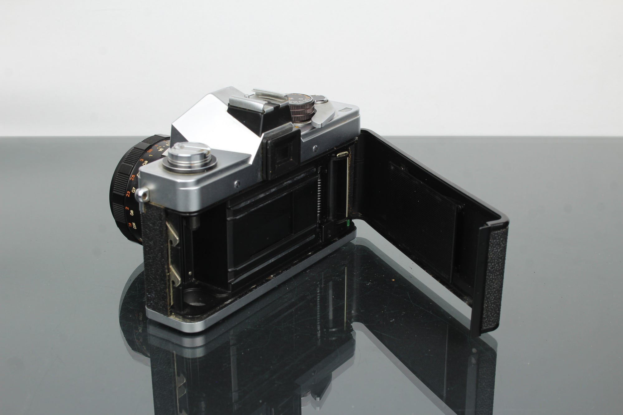 <tc>Praktica</tc> LTL + Obiektyw Pentacon 1.8/50
