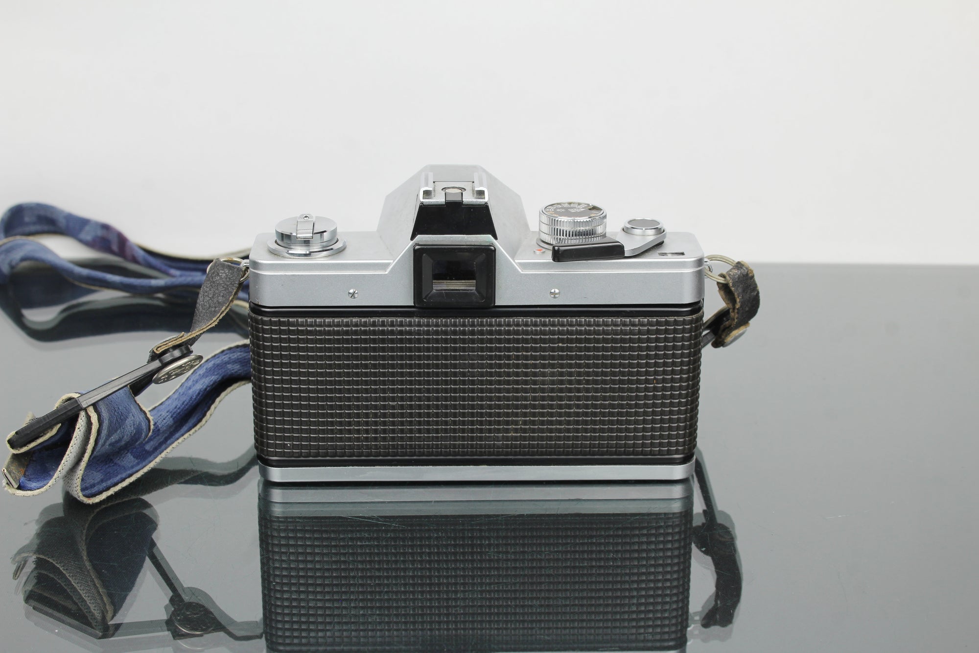 <tc>Praktica</tc> MTL 3 + obiektyw Pentacon auto 2.8/29 M42
