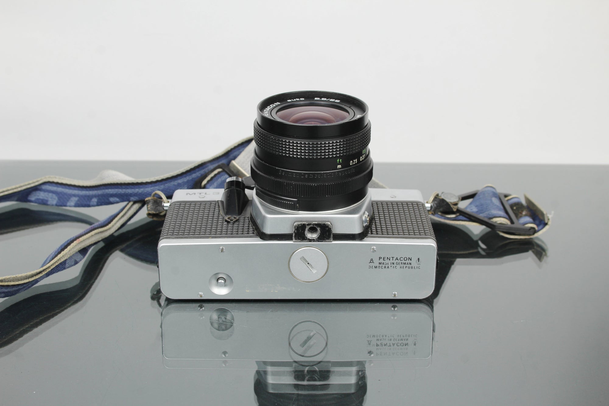 <tc>Praktica</tc> MTL 3 + obiektyw Pentacon auto 2.8/29 M42