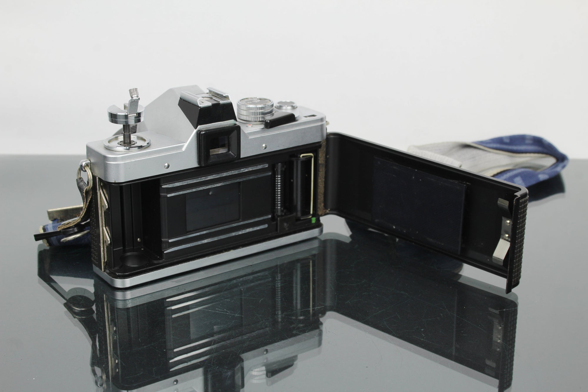 <tc>Praktica</tc> MTL 3 + obiektyw Pentacon auto 2.8/29 M42