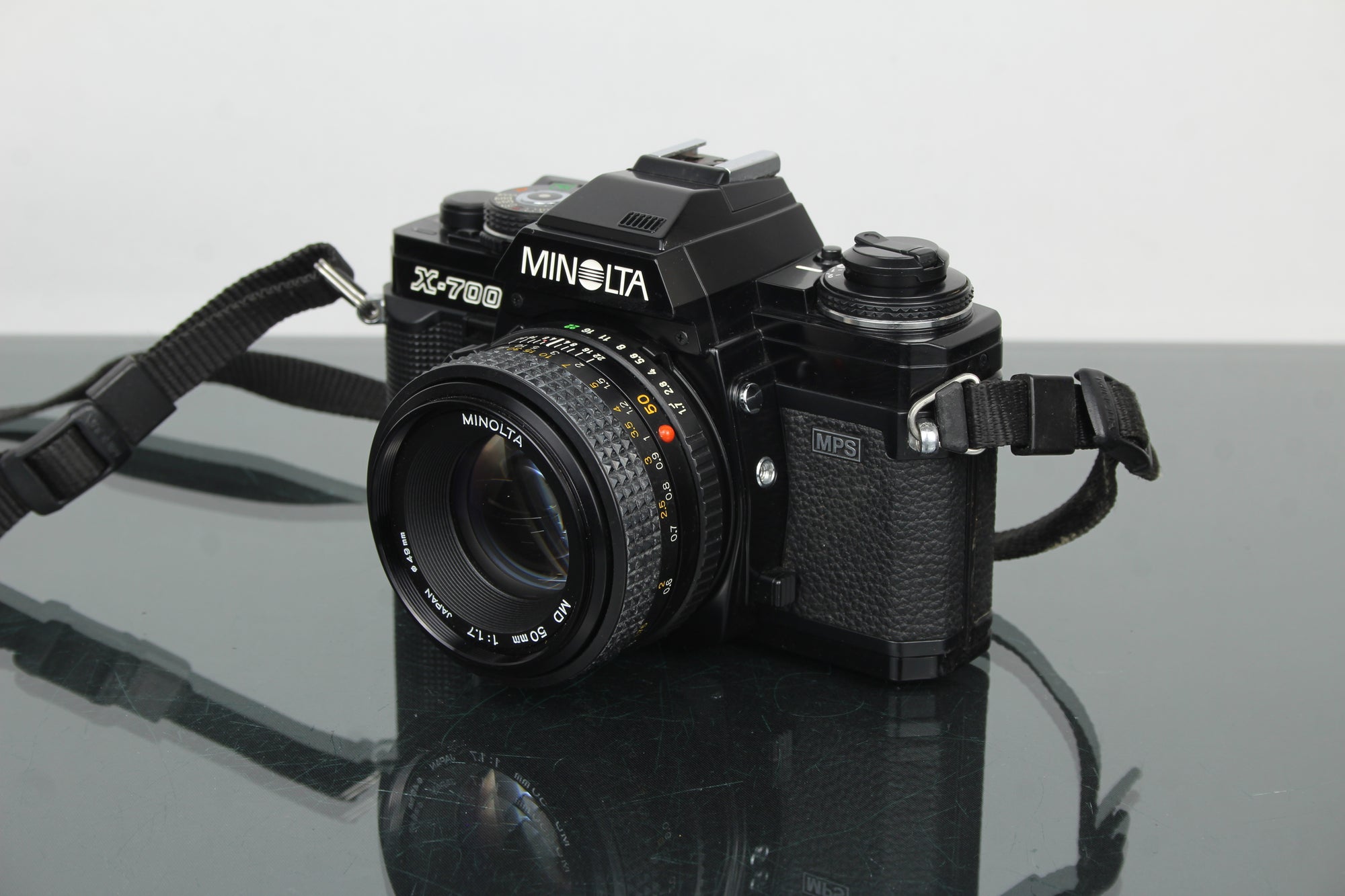 Minolta X-700 + obiektyw MD 50mm 1:1.7