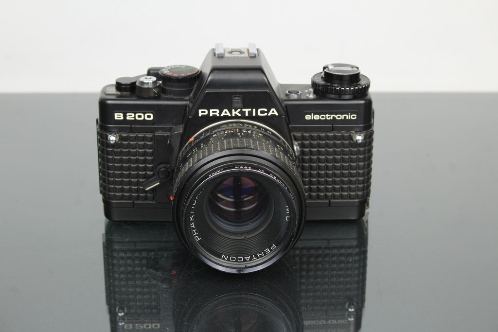 <tc>Praktica</tc> B200 elektroniczny +  <tc>Praktica</tc>obiektyw 50mm 1.8