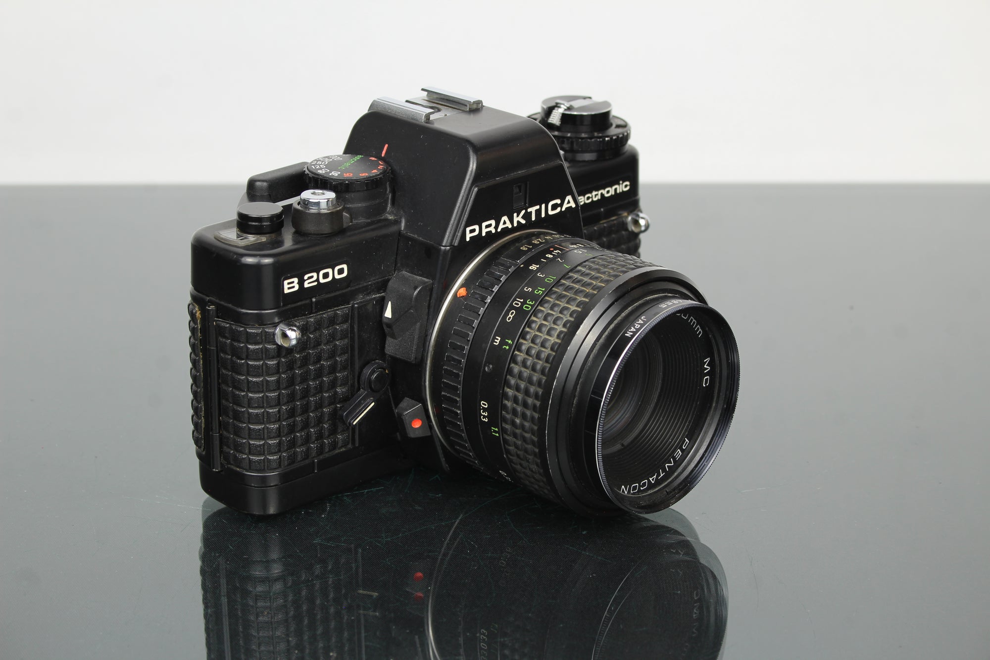 <tc>Praktica</tc> B200 elektroniczny +  <tc>Praktica</tc>obiektyw 50mm 1.8