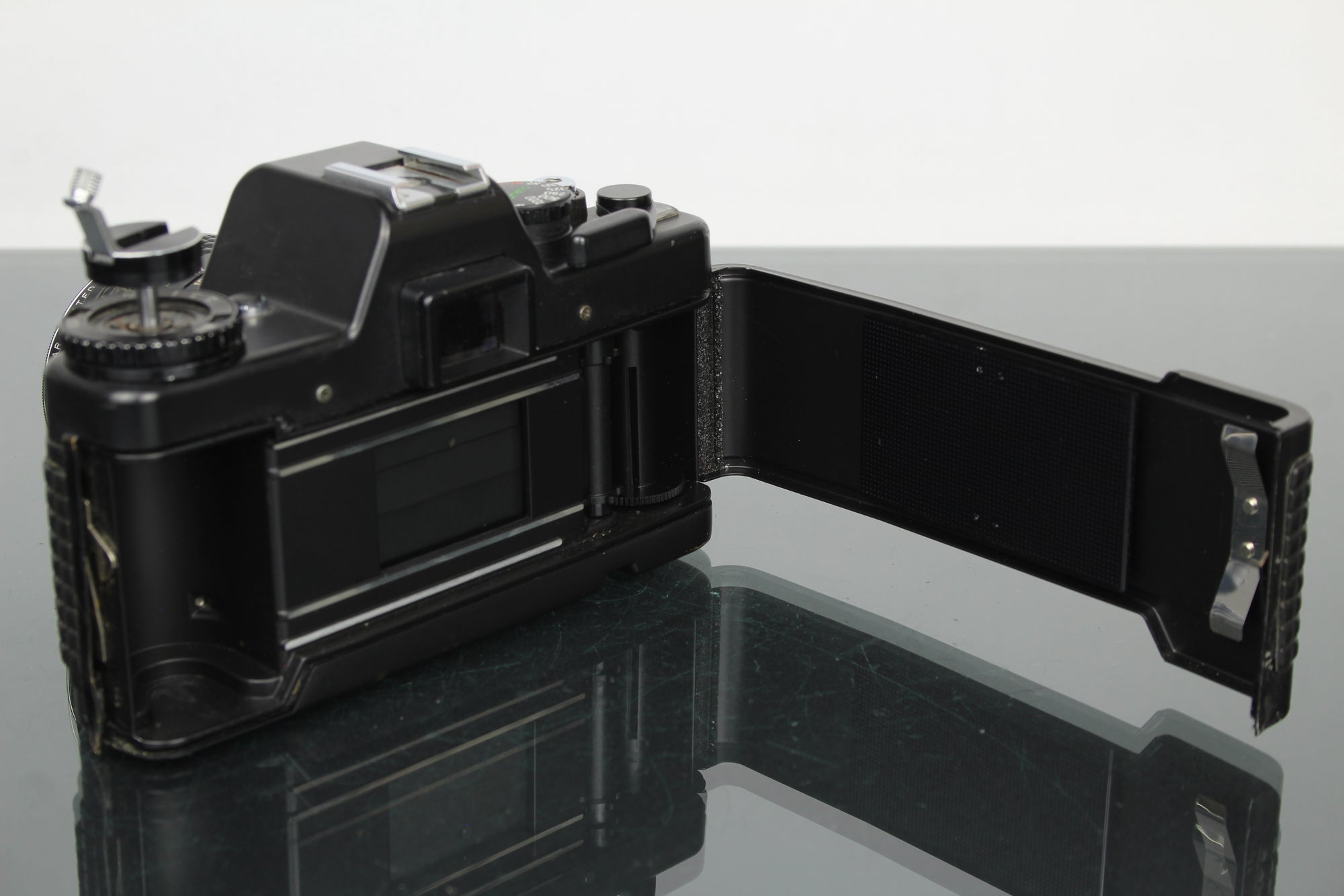 <tc>Praktica</tc> B200 elektroniczny +  <tc>Praktica</tc>obiektyw 50mm 1.8