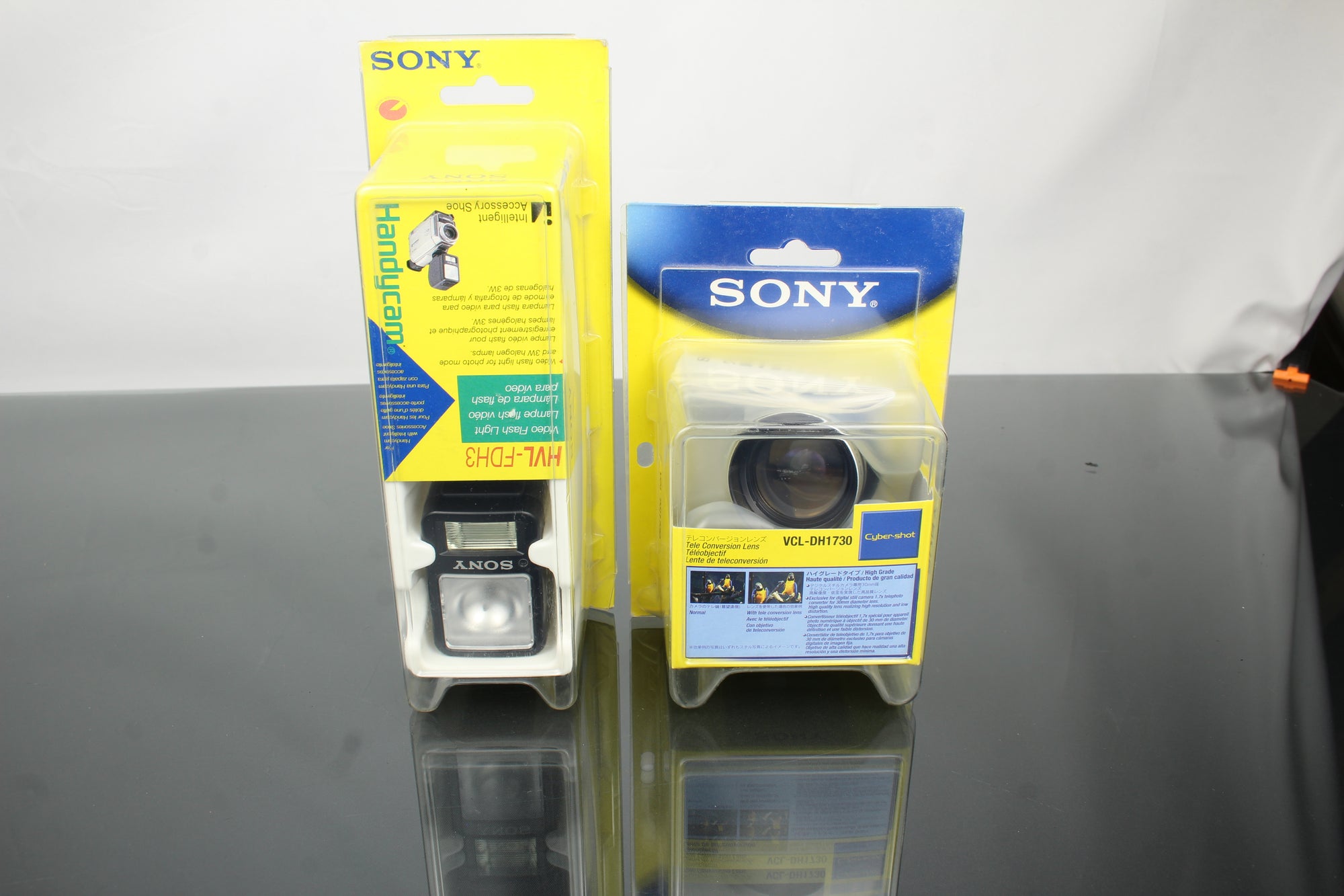 Sony HVL-FDH3 Lampa błyskowa + Sony VCL-DH1730 Obiektyw telekonwersyjny