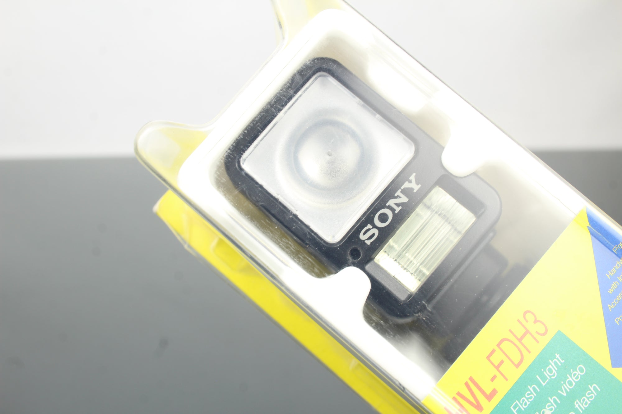 Sony HVL-FDH3 Lampa błyskowa + Sony VCL-DH1730 Obiektyw telekonwersyjny