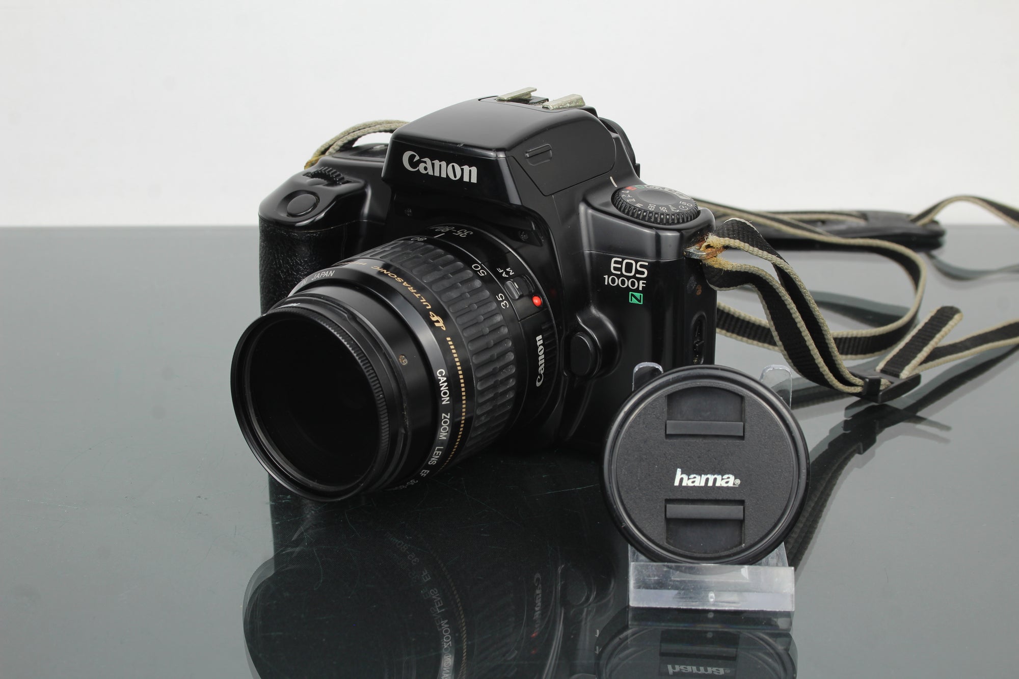 Canon EOS 1000f + obiektyw 35-80mm 1:4-5.6