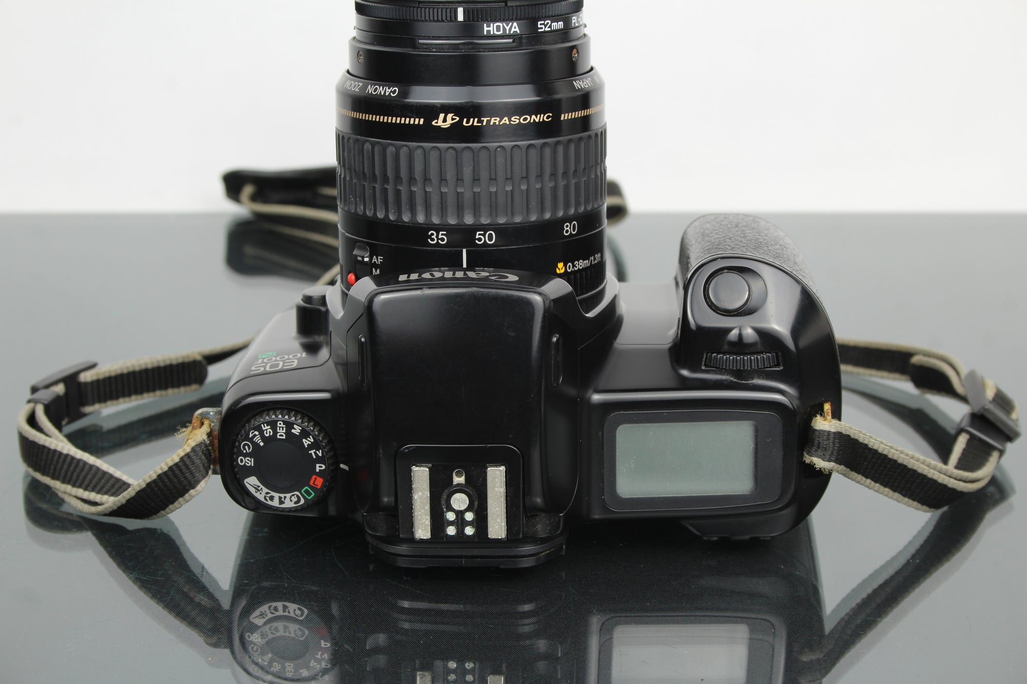 Canon EOS 1000f + obiektyw 35-80mm 1:4-5.6