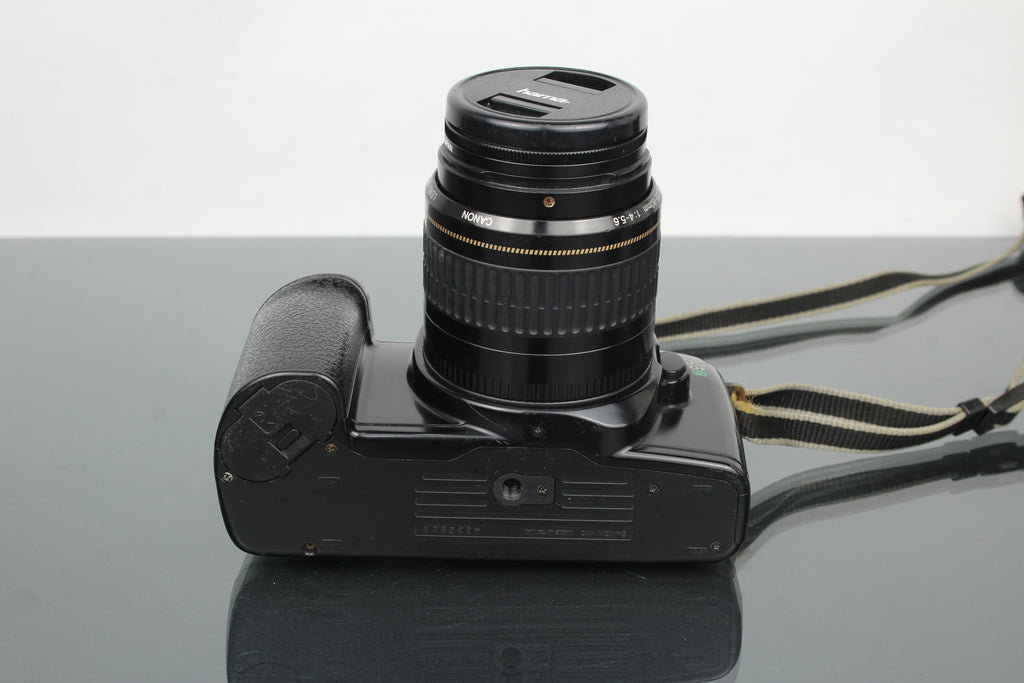 Canon EOS 1000f + obiektyw 35-80mm 1:4-5.6