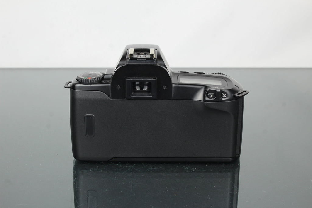 Canon EOS 500 - Dutch|Thrift