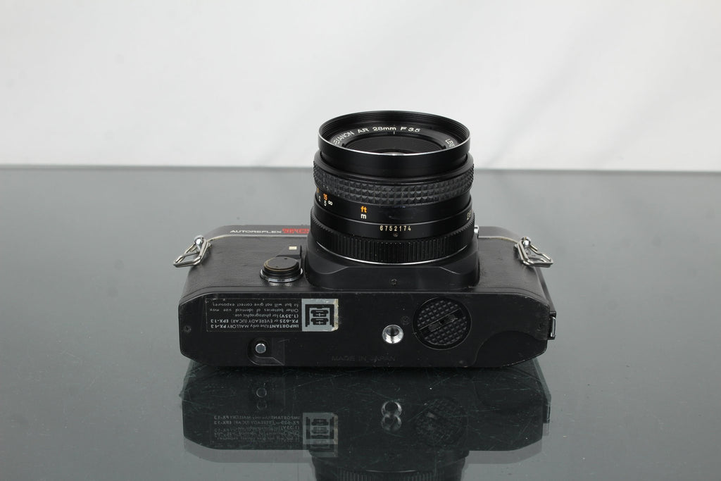 Konica Autoreflex TC + Konica Hexanon AR 28mm F3.5 - Dutch|Thrift