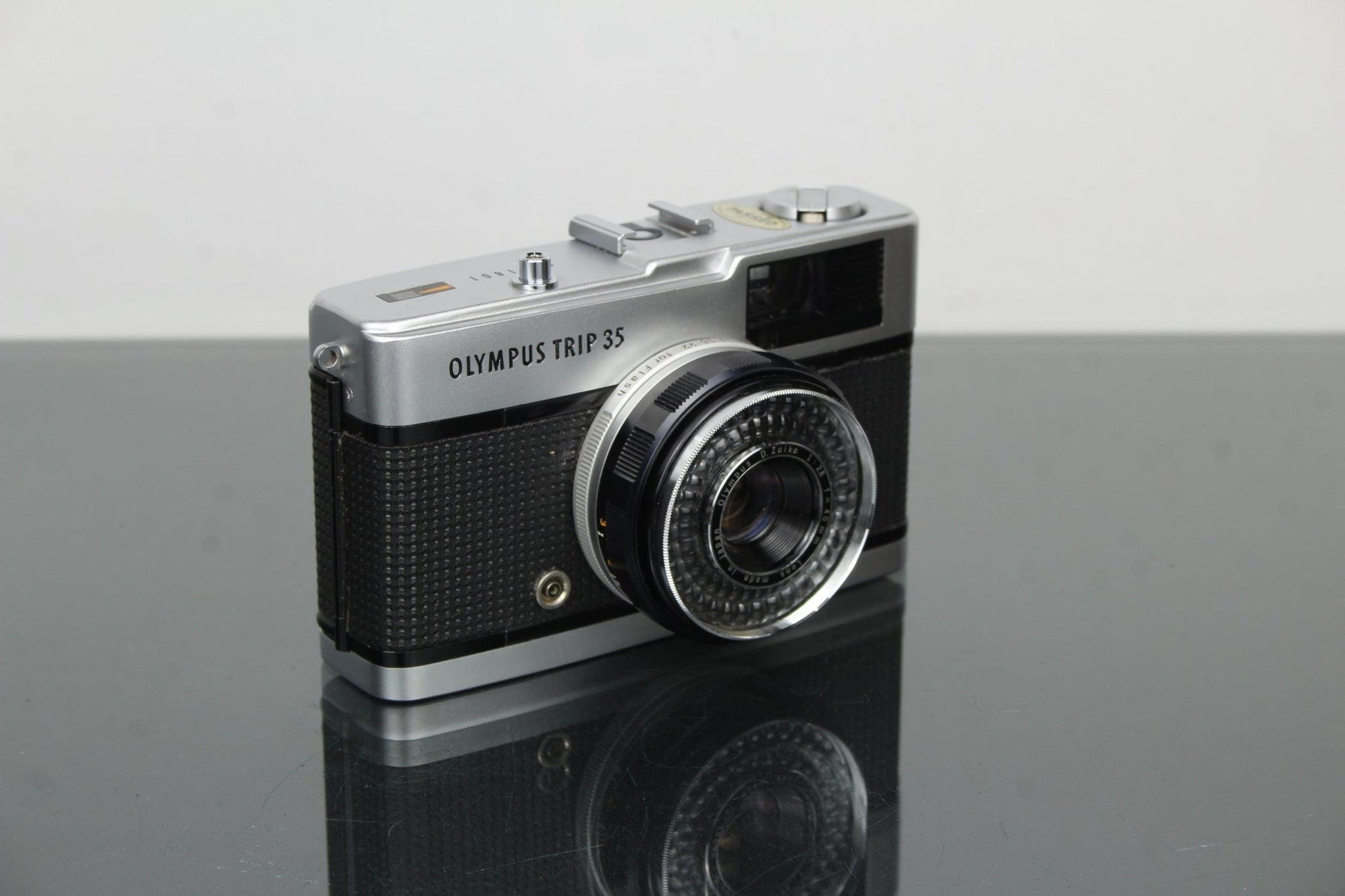 Olympus Trip 35 - Dutch|Thrift