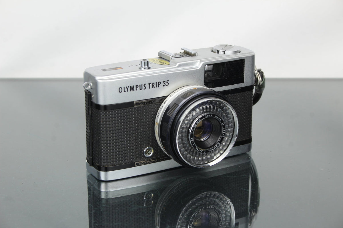 Olympus Trip 35 - Dutch|Thrift