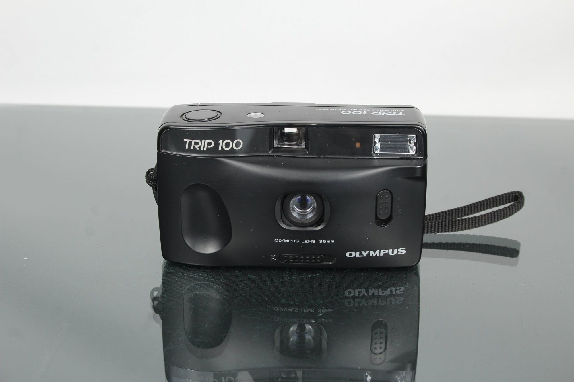 Olympus Trip100 - Dutch|Thrift