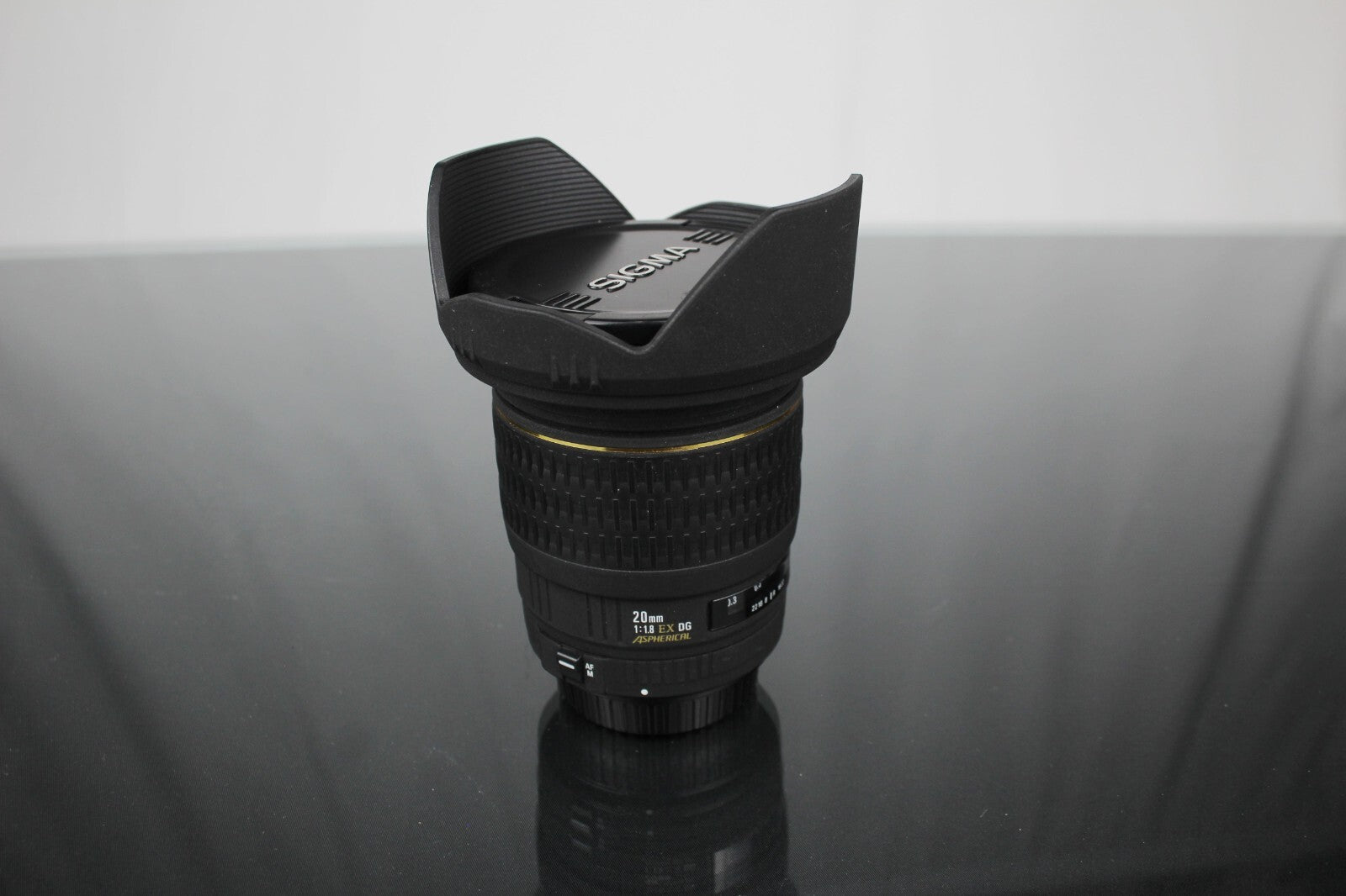 Sigma Aspherical Lens | 20mm 1:1.8 DG EX | Canon EF Mount - Dutch|Thrift