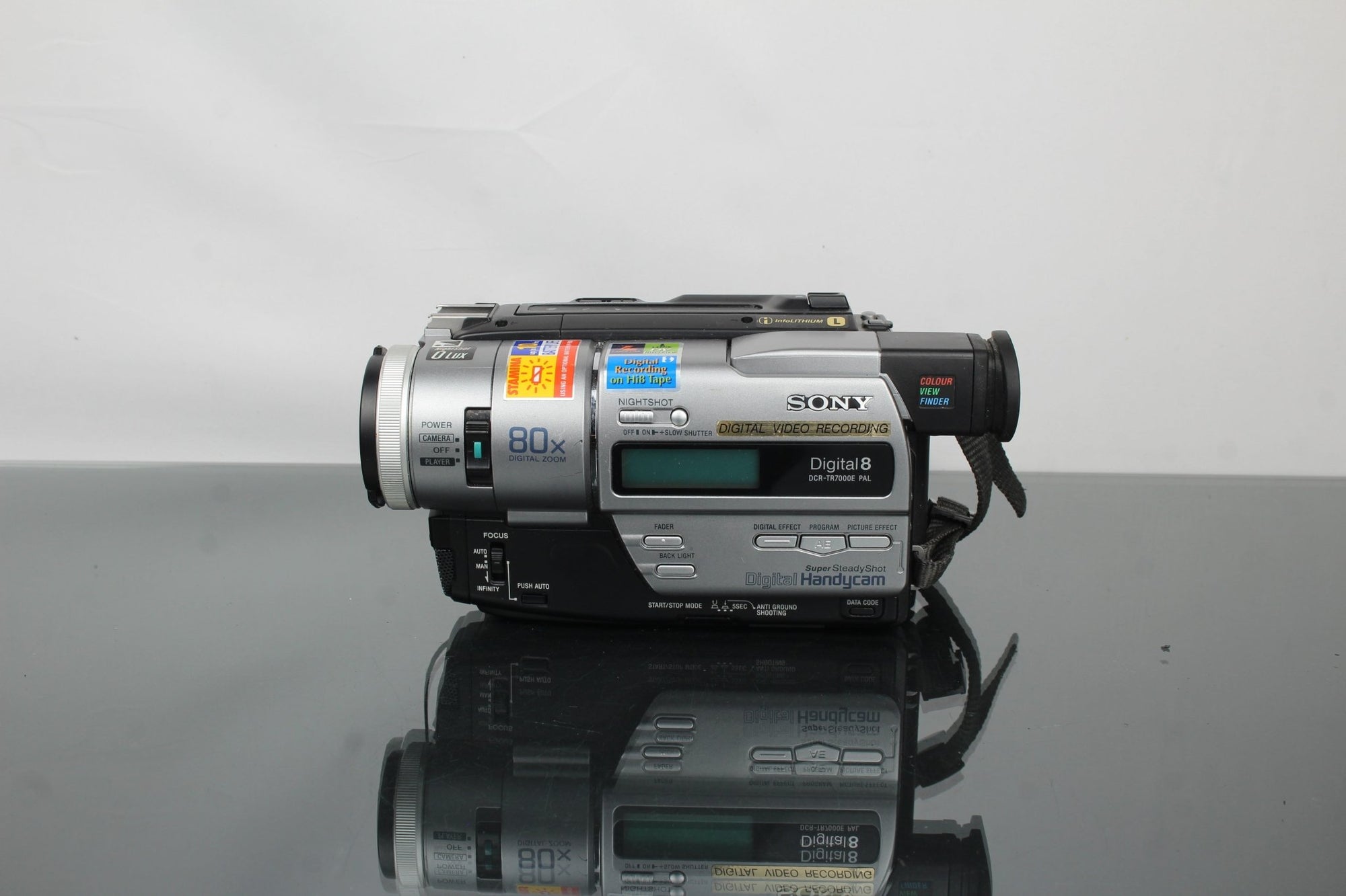 Sony Digital Handycam DCR - TR7000E Hi8 - Dutch|Thrift