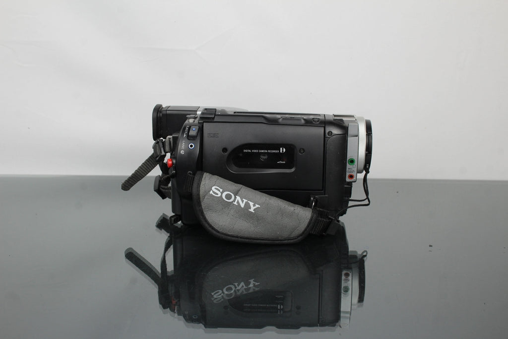 Sony Digital Handycam DCR - TR7000E Hi8 - Dutch|Thrift