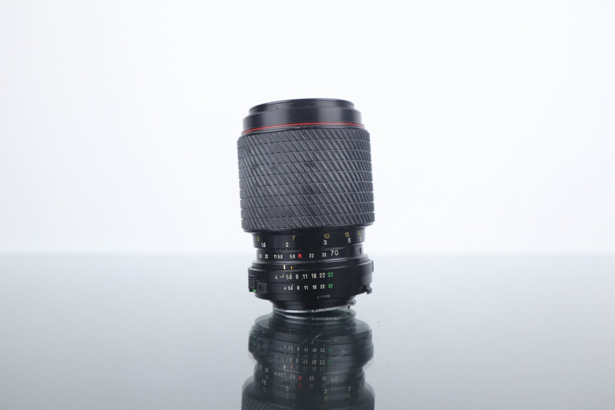 Tokina 70 - 210mm 1:4 - 5.6 - Minolta MD Mount - Dutch|Thrift