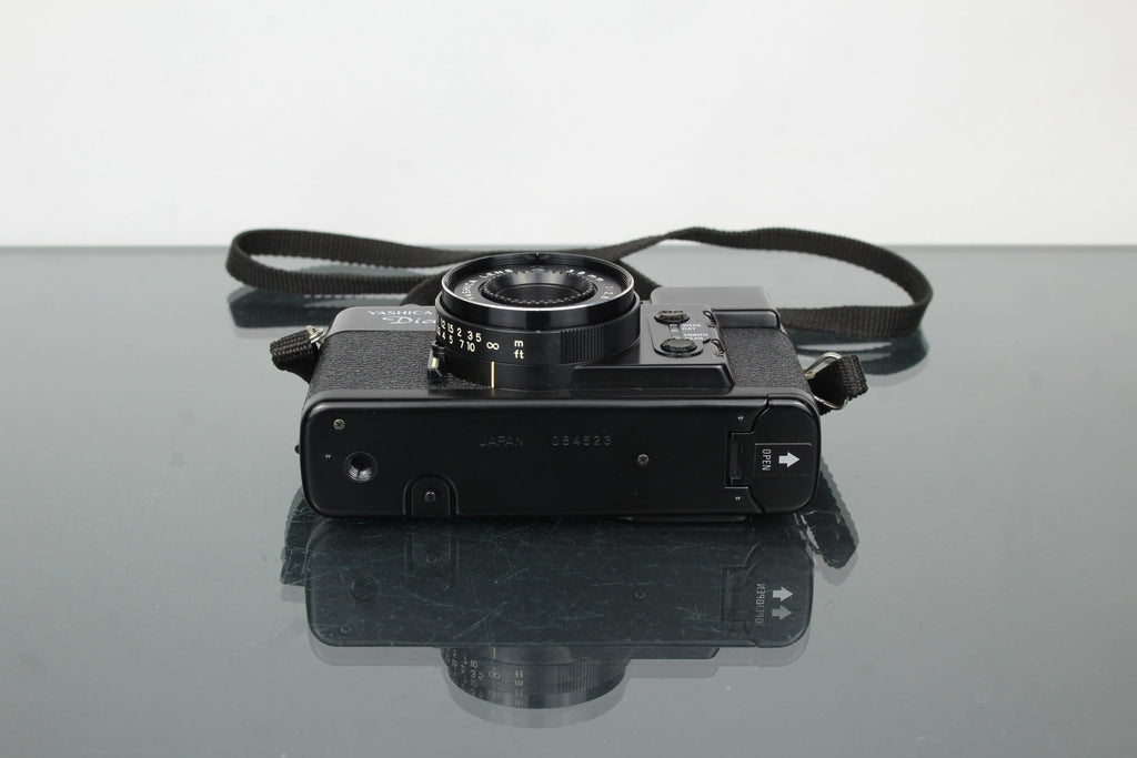 Yashica Diary - Dutch|Thrift