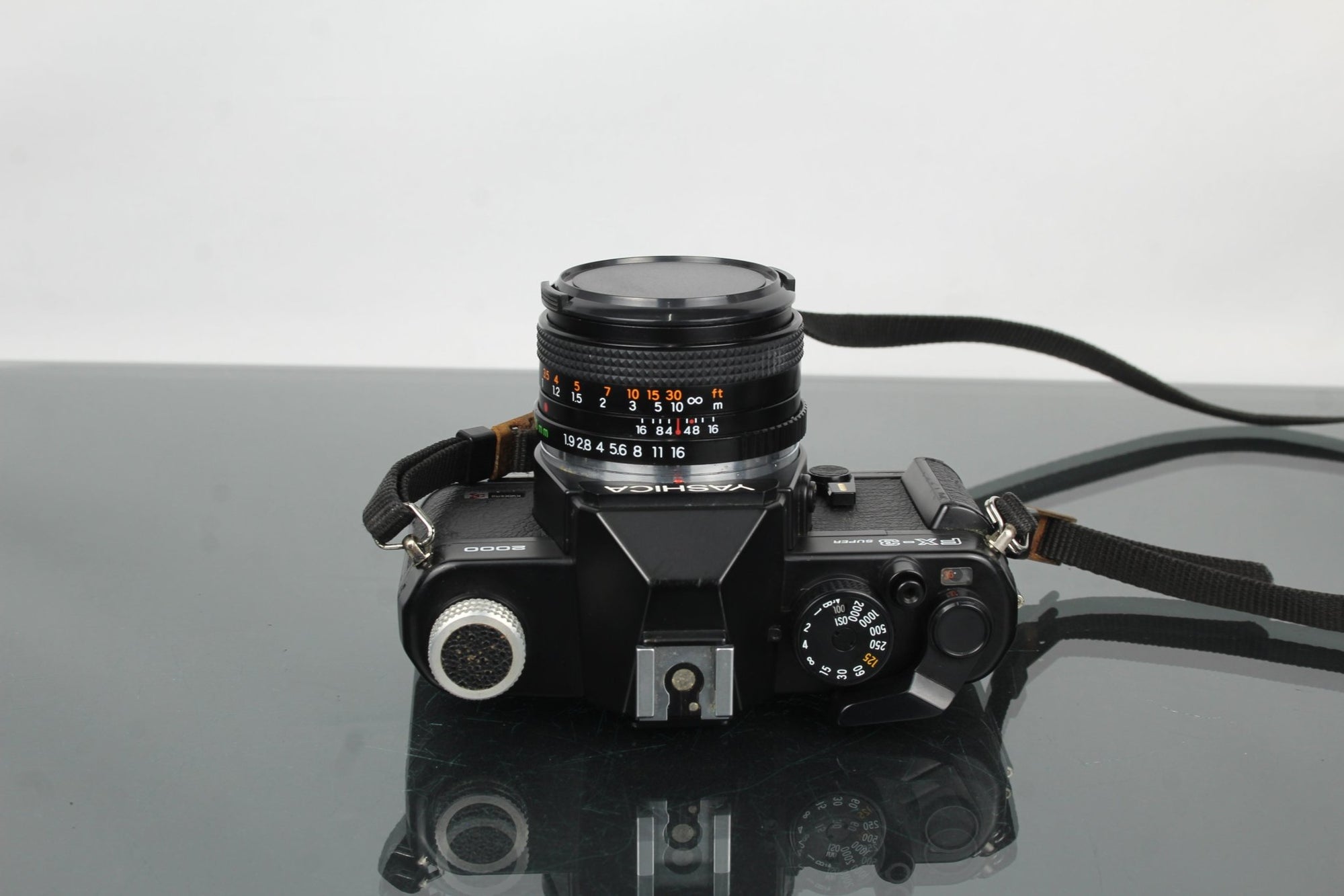 Yashica FX - 3 super 2000 + ML 50mm 1:1.9 lens - Dutch|Thrift