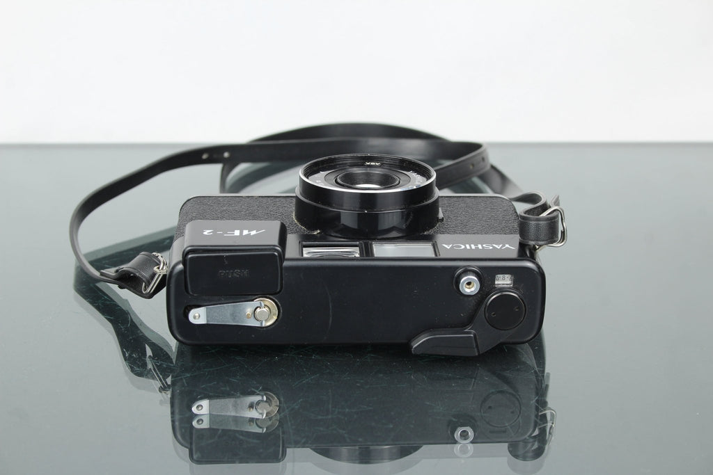 Yashica MF2 - Dutch|Thrift