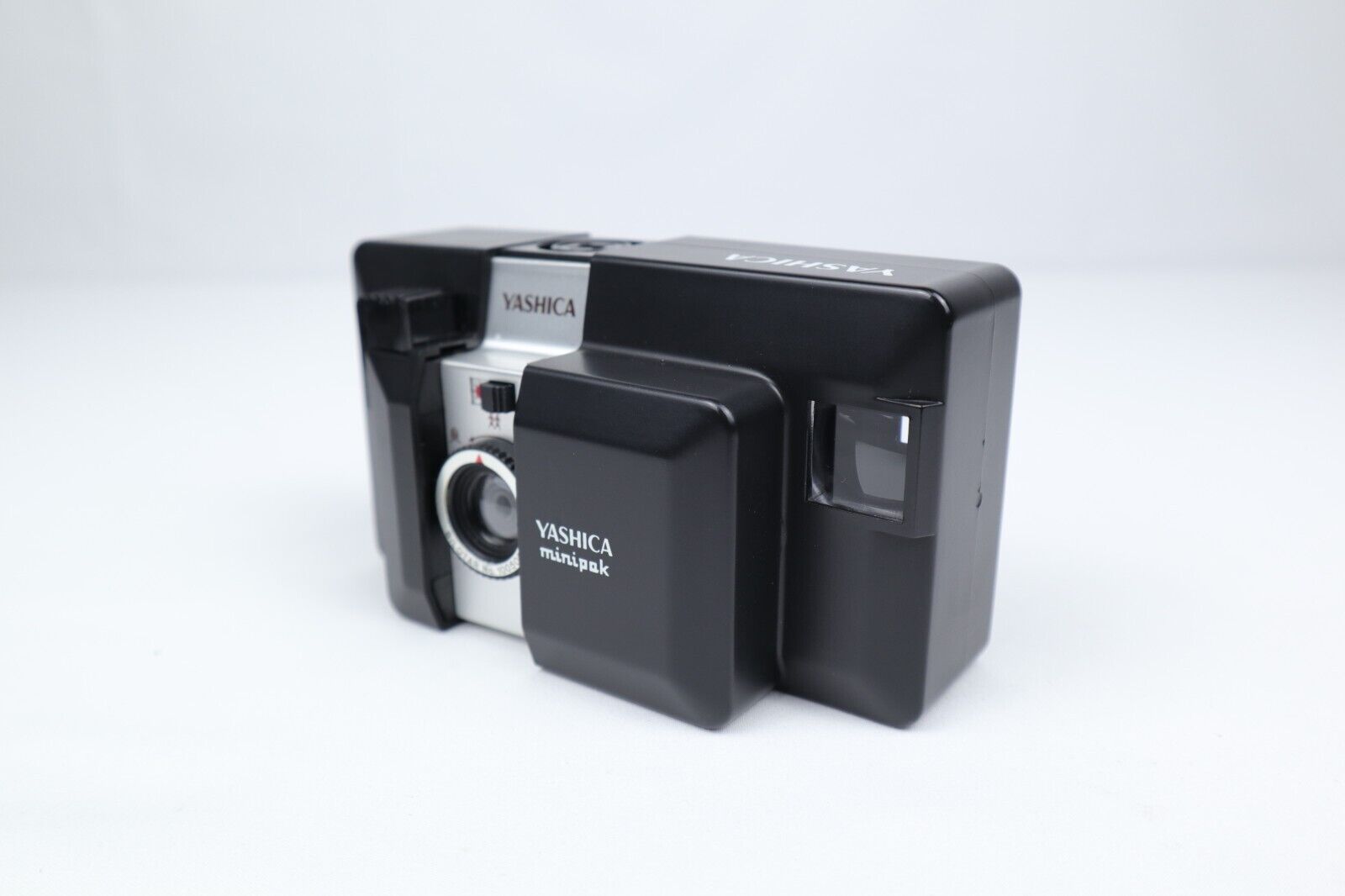 Yashica Minipak | 35mm point & Shoot Camera | Black - Dutch|Thrift