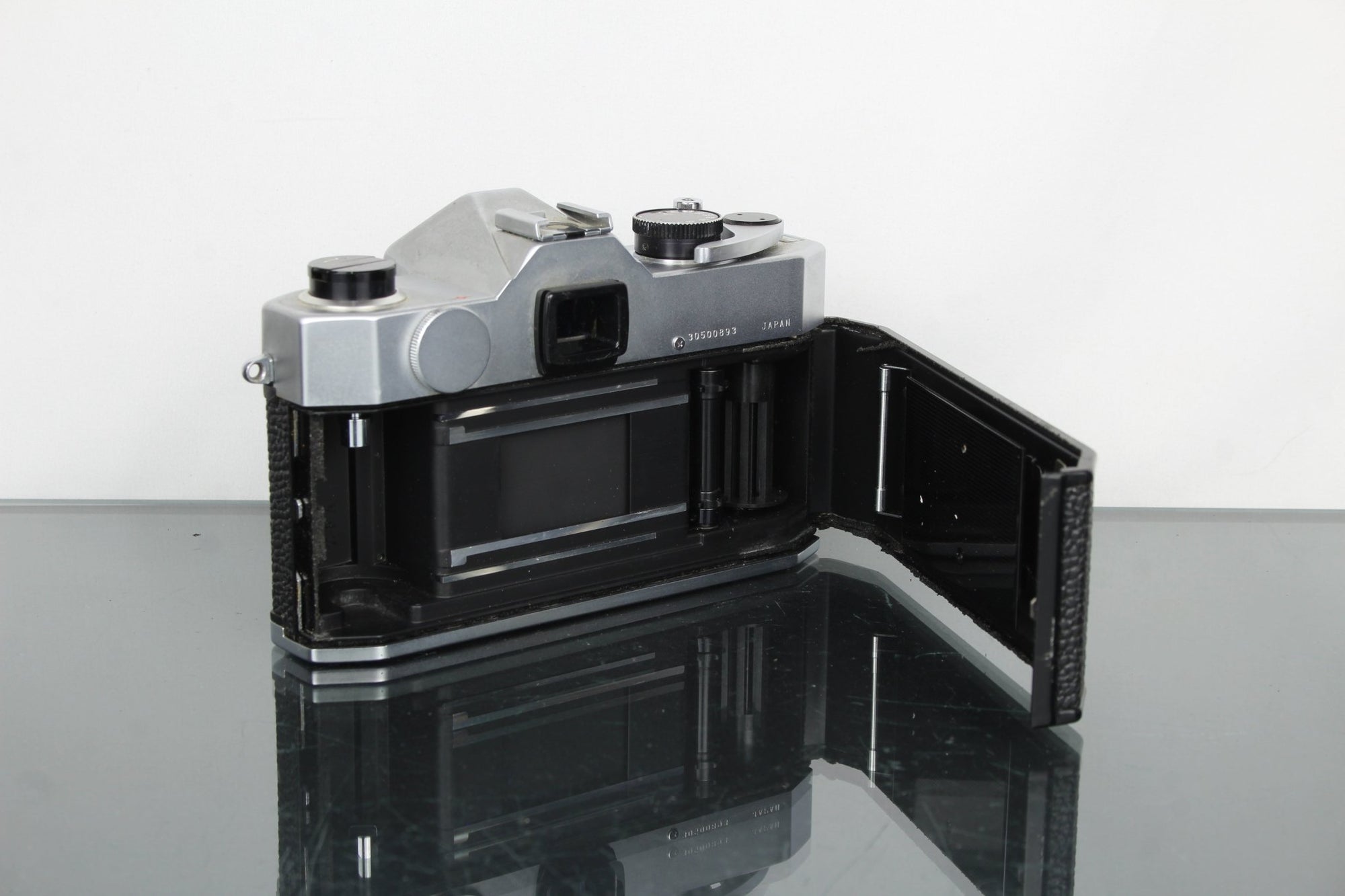 Yashica TL - ELECTRO + Yashica 50mm 1:2 - Dutch|Thrift