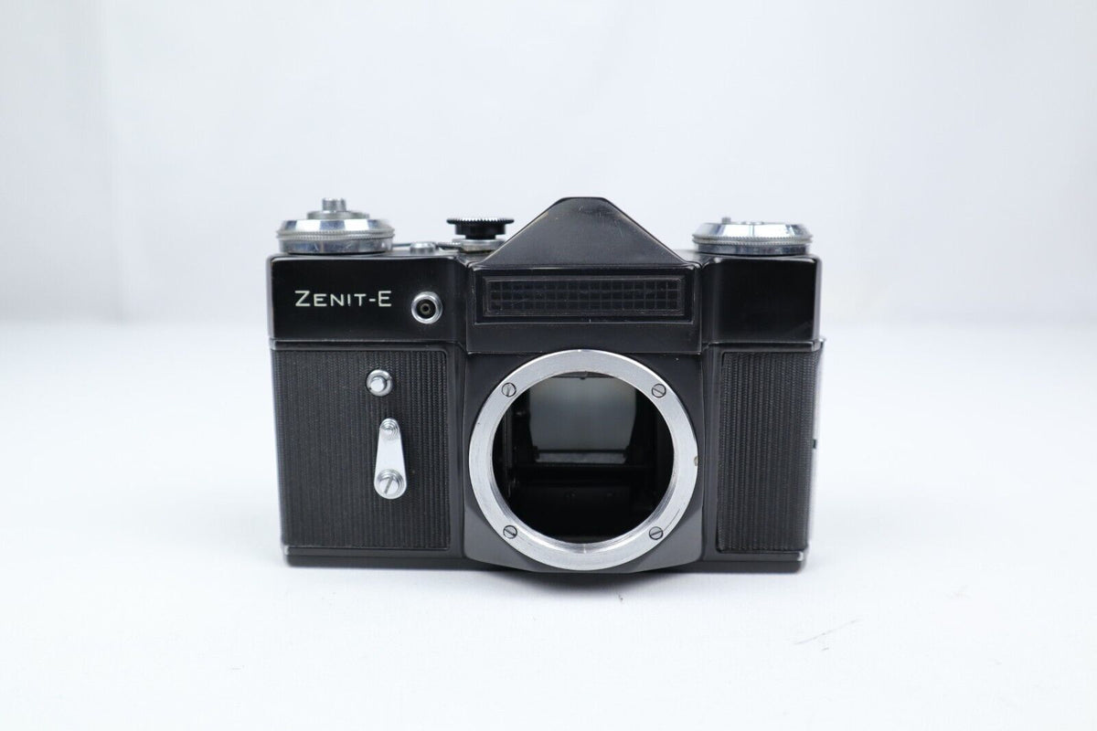 Zenit E | 35mm SLR Film Camera | Body Only - Dutch|Thrift